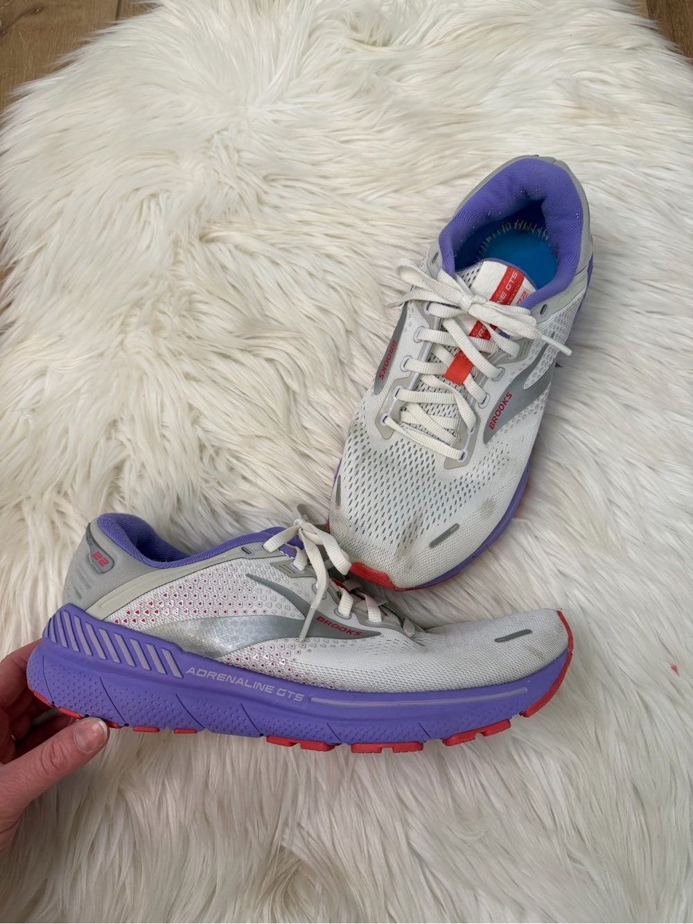 Brooks Women's Adrenaline GTS Running Shoe in Purple & White Size 10.5‎